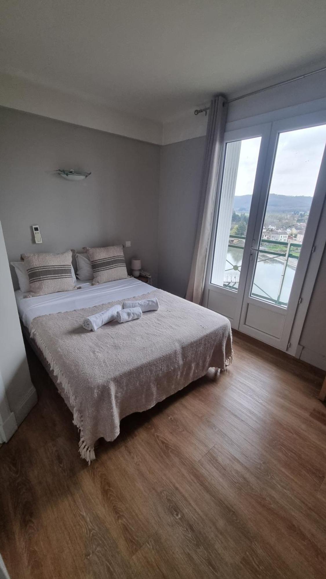 Hotel Centre Yoga Bellevue à Puy-lʼÉvêque Extérieur photo